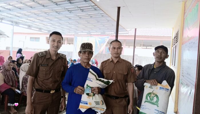 Bantuan Beras CPP Bagi Masyarakat Kenali, Lampung Barat.